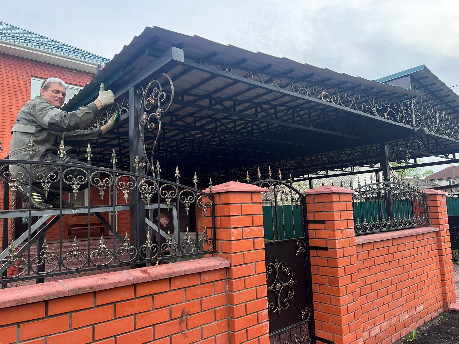 Как выбрать сечение стоек и ферм автонавеса в Юже, чтобы каркас не оказался избыточно дорогим