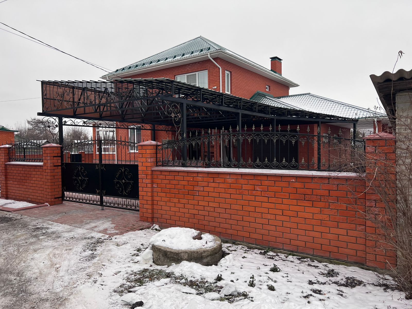 Пристроенный навес к дому